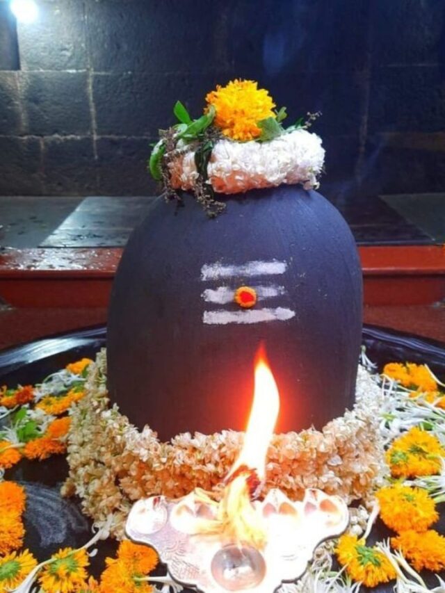 सावन के महीने में भगवान शिव को प्रसन्न करने के लिए किस तेल का दीपक जलाना चाहिए?