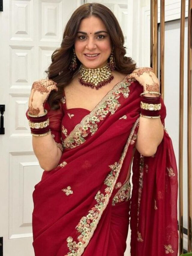 करवाचौथ के लिए Shraddha Arya के ये साड़ी लुक्स हैं बिलकुल परफेक्ट , पतिदेव होंगे लट्टू