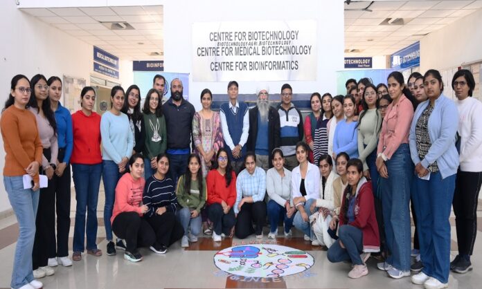 An expert lecture programme was organised under the joint aegis of Centre for Bioinformatics and Centre for Biotechnology MDURohtak