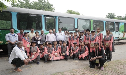 योगी सरकार ने इको टूरिज्म और पर्यटन को बढ़ावा देने के लिये शुरू की विस्टाडोम कोच सेवा
