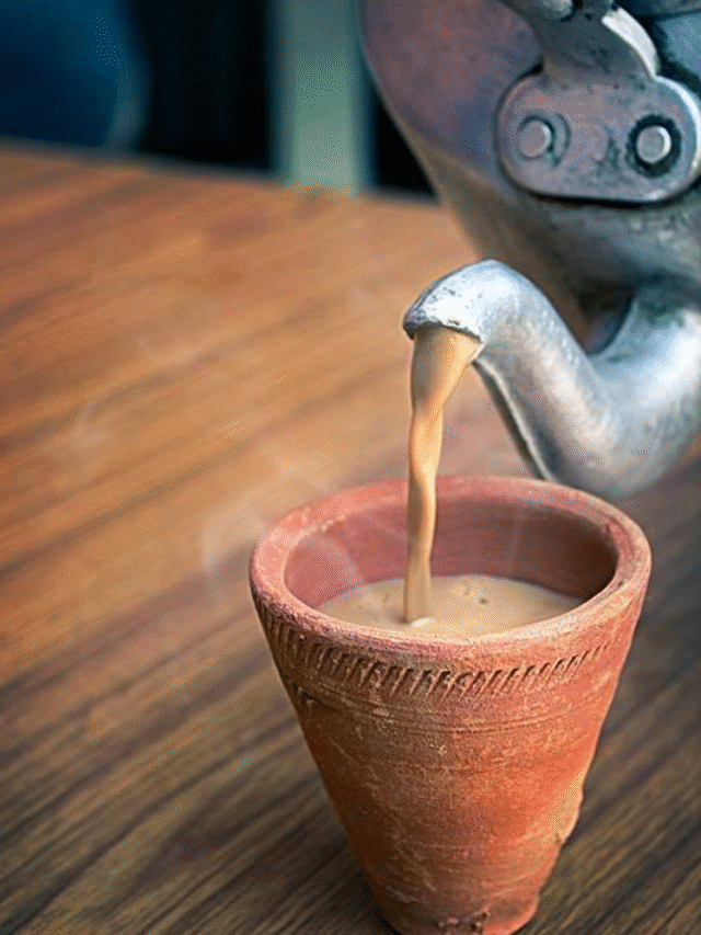 भारत में चाय पीने की शुरुआत कैसे हुई
