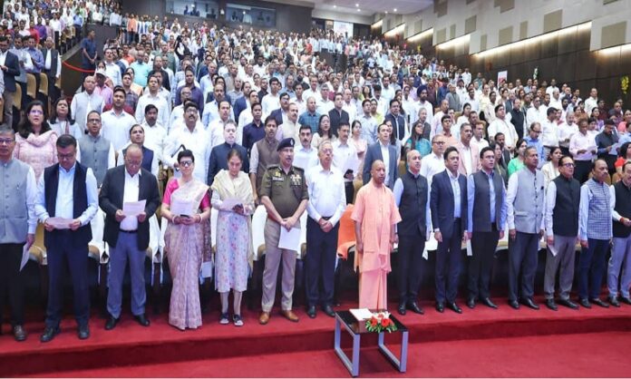 वन्दे मातरम् का किया गया सामूहिक गायन व लिया गया स्वदेशी का संकल्प