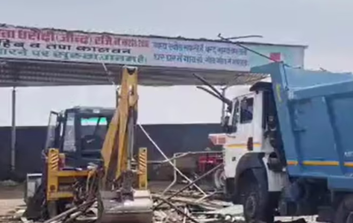 Haryana News: Storm wreaks havoc on a cowshed in Narwana