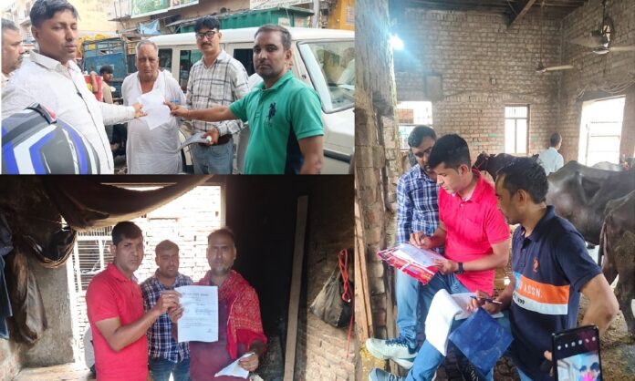 नगर निगम रोहतक की टीम ने मंगलवार को विभिन्न डेयरियों का निरीक्षण किया।